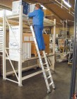 Krause Stabilo lépcsőfokos polclétra T-vezetősínnel alumíniumból, önfékező kerekekkel - 1x 6 fokos